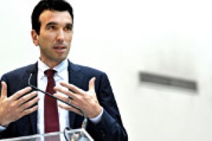 Dal Testo Unico del vino italiano alla legge per il riconoscimento del vino come Patrimonio nazionale, ma anche le sfide vinte nel 2015, da quella di Expo alla Legge di Stabilit: il vino nella politica italiana nelle parole del Ministro Martina