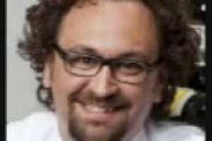 “L’etichetta è comunicazione, non semplice esercizio grafico. Spesso i vini si sono proposti in modo diverso da quello che sono, disorientando il consumatore”. Così Gabriele Tosi di Tosi Comunicazione, tra le più importanti firme del design del vino