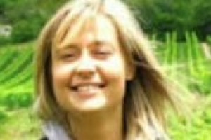 Non più solo marketing, ma fare mercato con l’imperativo di costruire relazioni con il consumatore: ecco il futuro del vino. A dirlo l’Agivi, l’associazione dei giovani imprenditori del vino italiano. Le parole del presidente Carlotta Pasqua