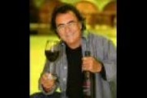 Al Bano Carrisi, uno dei personaggi italiani dello spettacolo più conosciuti nel mondo, racconta a Winenews.tv l'avventura della sua vita di viticoltore iniziata nel 1973 per una promessa fatta a suo padre... Al Bano Carrisi, uno dei personaggi italiani dello spettacolo più conosciuti nel mondo, racconta a Winenews.tv l'avventura della sua vita di viticoltore iniziata nel 1973 per una promessa fatta a suo padre...