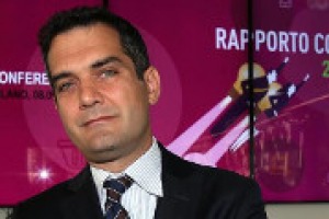 Dopo un biennio favorevole, un 2017 difficile per i consumi delle famiglie. Specie se si parla di alimentari e vino: a salvarsi biologico e produzioni di qualità. A WineNews Albino Russo, responsabile Settore Economico e Ufficio Studi di Coop