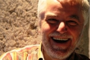 “Per conoscere il vino, prima di conoscere il bicchiere, bisogna passare dalla carta geografica per capire da quale territorio proviene. L’epoca del solo assaggio è passata, bisogna raccontare il vino in modo diverso”: Alessandro Masnaghetti (Enogea)