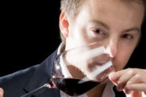 Rientrati dalle vacanze estive non sapete cosa bere? Ecco una guida d’eccezione con i 10 assaggi top, quelli che hanno lasciato un segno nella carriera del “supersommelier” Luca Gardini. Budget e rarità di alcune bottiglie permettendo ...