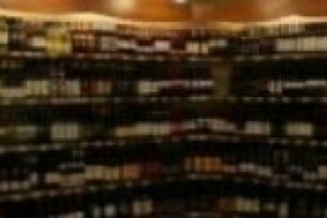 Grande distribuzione, ovvero canale imprescindibile per il vino italiano, ormai il 60% del mercato interno. Ma difficile da approcciare per i produttori, soprattutto quando si parla di prezzi. Parola a Francesco Avanzini, direttore commerciale Conad