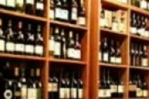 Natale si avvicina, ed è un momento importante per chi vende vino. Quale è il sentiment delle enoteche? Lo abbiamo chiesto a Francesco Bonfio, presidente di Vinarius, che riunisce oltre 150 enoteche in tutta Italia