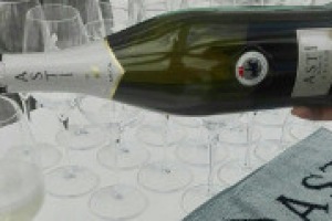 L’Asti Docg, punta al rilancio, e alle tradizionali versioni dolce e moscato, affianca uffcialmente quella del “secco”. Gli obiettivi e le strategie nelle parole del dg del Consorzio Giorgio Bosticco, e del vicepresidente Stefano Ricagno