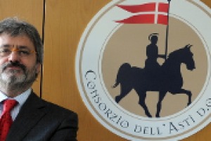 Verso l’“Asti Secco”, il dg del Consorzio dell’Asti Docg, Bosticco, a WineNews: “aspettiamo le decisioni del Ministero sul disciplinare, poi parleremo di strategie. Tipologia integrativa della denominazione, non sostitutiva, e con le sue peculiarità”