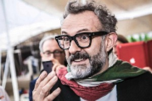 “Finalmente c’è una squadra di chef che rappresentano la cucina italiana moderna, fatta di qualità e non di quantità, che il mondo ha riscoperto quando “La Francescana” è diventato il ristorante n. 1 assoluto nel 2016”: a WineNews Massimo Bottura