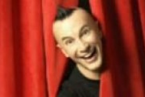 Che ci fa un astemio come Arturo Brachetti, ad uno degli eventi clou del vino italiano, l’Asta del Barolo? Semplice, da ambasciatore del Piemonte nel mondo celebra, ai microfoni di WineNews, una delle tante eccellenze della Regione