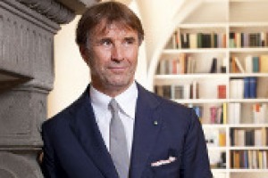 “Dalla terra viene tutto, diceva Senofonte. E l’impresa agricola, come tutto il resto, ha il dovere di essere contemporanea, con tutto il meglio che questa epoca mette a disposizione”. Così uno degli imprenditori top del Belpaese, Brunello Cucinelli
