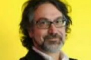 Forme, colori, parole, persino avvertimenti: si trova tutto in un’etichetta, ma cosa colpisce di più il consumatore? Lo abbiamo chiesto al professor Bruno Laeng, docente di neuropsicologia cognitiva all’Università di Oslo ed esperto del tema