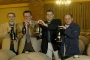 ‘Il vino ha bisogno di valore aggiunto, fatto di storia e territorio. Ma il valore reale poi lo determina il mercato’. Questo il pensiero dei Fratelli Muratori, nelle parole del ‘capofila’ Bruno