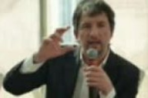 Slow Food compie 25 anni: nelle parole del presidente Roberto Burdese, i tanti successi, dagli orti scolastici ai presìdi che hanno salvato centinaia di piccole produzioni, e l’ambizione di voler cambiare un sistema alimentare che non funziona più