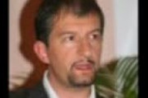 Abuso di alcol: ‘‘qualsiasi campagna proibizionista non fa che produrre danni, sia economici che per il messaggio che manda. Bisogna educare a consumare meno e meglio, e alle responsabilità’’. Così Roberto Burdese, presidente di Slow Food Italia