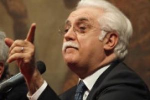 “Il vino è un alimento, ma mai bere a digiuno, e prima che l’organismo sia pronto, intorno ai 18 anni. Ma qualche piccolo assaggio prima non è un dramma. Io lo consiglio anche ai giocatori della Juve”: così il nutrizionista Giorgio Calabrese