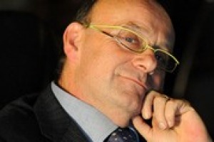 “L’enoturismo oggi va o verso un successo clamoroso o verso una disfatta. Per andare avanti e rinnovarsi dobbiamo far capire ai produttori che il valore territoriale serve ad incrementare il valore del vino”. A dirlo è il giornalista Carlo Cambi