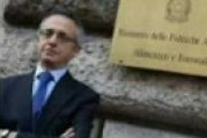 La liberalizzazione dei diritti di impianto dei vigneti trova sempre più oppositori in Europa, tanto che il Commissario all’agricoltura, Dacian Ciolos, ha rimesso tutto in discussione. A WineNews il Ministro delle Politiche Agricole, Mario Catania