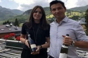 L’Italia non è un Paese per giovani, e spesso nemmeno per giovani produttori e professionisti del vino. E quindi perché farlo? Da VinoVip Sara Cecchetto, dell’omonima griffe del Piave, e Nicola Biasi, enologo e produttore del Vin de la Neu