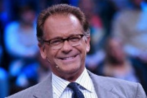 La pagella alla comunicazione sul cibo di Alessandro Cecchi Paone? “Totalmente negativa, la confusione regna sovrana. Non esistono cibi salvifici e cibi che fanno male, ma stili alimentari sbagliati o giusti, come la dieta Mediterranea”