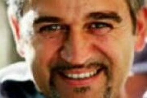 Viticoltura estrema, serbatoio di idee per fare fronte al clima che cambia, ma anche per comunicare il vino in maniera diversa, al di là delle qualità gustative del vino stesso, con più suggestione. A WineNews il celebre winemaker Roberto Cipresso