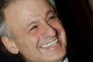 ‘‘Il vino è una bandiera dell’Italia nel mondo e associate le bandiere italiane alla sostenibilità è un valore aggiunto’’. Così il Ministro dell’Ambiente, Corrado Clini, a Vinitaly, nel lancio dell’etichetta di ‘‘Viva Sustainable Wine’’