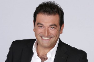 Parlando di vino con Albano, Claudio Lotito e Antonino Cannavacciuolo … o meglio con Max Giusti, volto dai mille volti, voce della mille voci, tra i più bravi imitatori d’Italia e appassionato di vino, “soprattutto bianco”, a Collisioni a Barolo