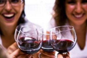 Dai giovani passano le speranze per il futuro. Anche, ovviamente, quelle del vino. Ma chi sono, oggi, i giovani consumatori di Bacco in Italia, e come approcciare questo mondo? Risponde la sociologa dei consumi Marilena Colussi