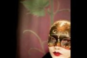 Gli intrighi del 'Sacro Bordolese Impero' e l'amore di Pinot Noir e Syrah. Va in scena 'Barbatelle', commedia scritta da Carlo Cignozzi. La 'Prima' ai 40 anni del Consorzio del Brunello