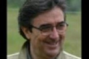 Vino italiano, viva la tradizione. ‘‘Però non dobbiamo essere solo portatori di consuetudine, dobbiamo sperimentare tanto. Solo la conoscenza porta al miglioramento’’. Parola di Riccardo Cotarella, uno degli enologi più autorevoli d’Italia