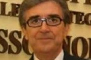 ‘‘La concorrenza sui mercati, ma anche le soluzioni a problemi vitivinicoli arrivano ormai da tutto il mondo, non possiamo pensare che abbiamo un vantaggio di diritto perché siamo tra i primi’’. Parola di Riccardo Cotarella, presidente Assoenologi