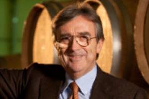 Nel vino non si improvvisa, serve ricerca. Per questo è fondamentale che le aziende si mettano insieme. Come succede nel “Wine Research Team” guidato da Riccardo Cotarella, che mette insieme oltre 37 cantine d’Italia, ma anche di Francia e Giappone