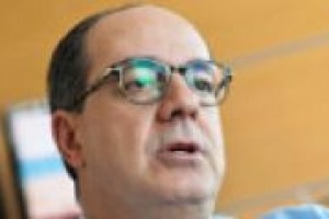 Se il successo del vino è merito, soprattutto, dell’export, nell’agroalimentare la frammentazione del tessuto produttivo ne rallenta la crescita sui mercati. A WineNews Paolo De Castro, presidente della Commissione Agricoltura del Parlamento Europeo