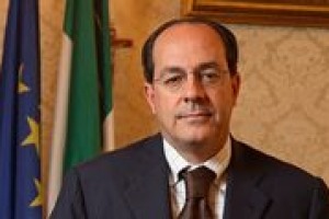 Se l’Italia dell’agroalimentare “copiasse” il modello del solo vino, si potrebbero raddoppiare le esportazioni complessive. A dirlo a WineNews il Presidente della Commissione Agricoltura del Parlamento Ue Paolo de Castro