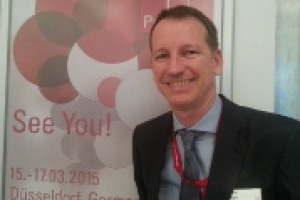 A 20 anni dalla sua nascita, i progetti, le ambizioni, le strategie ed i rapporti con le altre grandi fiere del vino d’Europa, di ProWein. A WineNews, le parole del responsabile di ProWein per la Fiera di Düsseldorf, Michael Degen