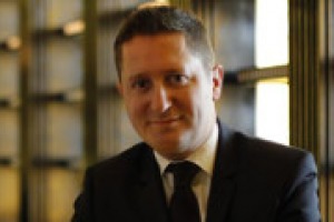 “Il mercato asiatico e cinese sta cambiando rapidamente, c’è un consumo più “sano” e vero, i cinesi sono aperti, e per questo vedo tante possibilità per il vino italiano”: da Hong Kong, a WineNews, il dg Vinexpo Guillaume Deglise