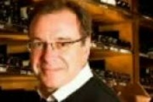 Francia e Italia possono allearsi per conquistare il mercato asiatico, ed in particolar modo la Cina? Secondo il critico francese di fama mondiale Thierry Desseauve la strada da percorrere è questa, improntata sulla qualità e senza dualismi