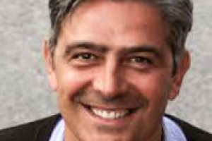 Da Ippocrate all’happy hour, com’è cambiato il rapporto con il vino nella storia della civiltà umana? Lo abbiamo chiesto al docente ed antropologo Ernesto Di Renzo: “le società si sono sempre date delle regole culturali nell’approccio al vino”