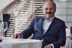 Dopo il successo del primo store, Eataly raddoppia a New York, con l’apertura al World Trade Center, luogo simbolo della città. “Il tema di Eataly Downtown - racconta a WineNews Oscar Farinetti - sarà il pane, cibo capace di unire culture diverse”