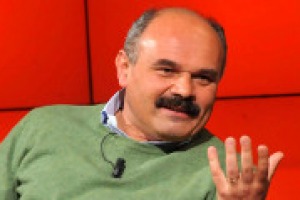 Dalle critiche personali al nuovo progetto di Eataly a Verona, dalla politica al futuro del “food concept store” che ha creato da zero ed in pochi anni è diventato un cult mondiale: Oscar Farinetti si confessa a WineNews.tv