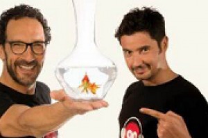 Tornano le voci più amate nell’etere enoico, quelle di “Fede e Tinto” che su Radio 2 conducono “Decanter”. Con tante novità, approfondimenti, sulle grandi storie del vino ed una conferma: la collaborazione con WineNews