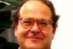 Cosa è il vino per il consumatore, oggi? ‘‘Fa parte dell’inutile della vita. Ma questo è il suo bello, perché è uno dei piaceri della vita, che contrasta il vivere troppo veloce di oggi’’. Così Enrico Finzi, direttore di Astra Ricerche