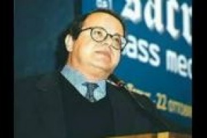 Come cambia il consumatore di vino? Ce lo racconta Enrico Finzi, sociologo, giornalista e presidente di Astra Ricerche. Consumatori che non crescono, gusti femminili e vini del Nuovo Mondo... Come cambia il consumatore di vino? Ce lo racconta Enrico Finzi, sociologo, giornalista e presidente di Astra Ricerche. Consumatori che non crescono, gusti femminili e vini del Nuovo Mondo...
