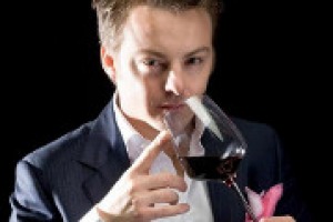 Vino e sport non solo sono compatibili, ma fanno tendenza. Tanto che, dal 22 settembre, su Sky Sport 24, il sommelier Luca Gardini condurrà una nuova rubrica, “Gol diVini”, in cui abbinerà i tre gol più belli della giornata a tre grandi vini italiani