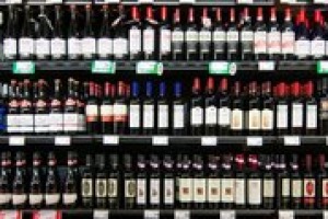 Cosa sta facendo la Gdo per il vino italiano, sia in Italia che all'estero e cosa può fare in più? Lo abbiamo chiesto a Panzieri (group category manager di Conad), Masetti (responsabile reparto bevande Coop) e Miraglia (direttore marketing Auchan)