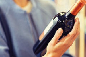 Il vino torna a crescere in gdo: i dati Iri analizzati, a WineNews, da Virgilio Romano (Iri), Luca Vaccaro (Gruppo Selex), Gianmaria Polti (Carrefour Italia), Francesco Scarcelli (Coop), Dino Borri (Eataly Usa) e Riccardo Zilli (Tannico)