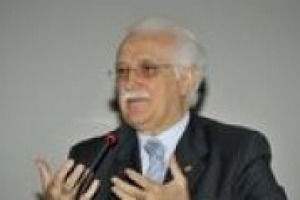 Ormai siamo a Natale e l’enogastronomia diventa regina trionfando su moltissime tavole italiane ma bisogna stare attenti a non esagerare. Come fare? Ecco i consigli di Giorgio Calabrese, nutrizionista dell’Università Cattolica di Piacenza