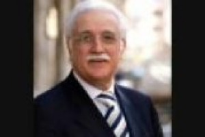 Il vino italiano è sotto attacco. Perché? ‘‘C’è un deficit di cultura, in Italia si identifica il vino con l’alcol. C’è bisogno di formazione, a partire dai medici e dalla scuola’’. Così Giorgio Calabrese, nutrizionista e nuovo presidente dell’Onav.