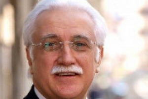 Come ogni anno, l’estate porta con sé la rincorsa alla forma perfetta, a volte a scapito della salute, seguendo diete poco salutari, come quella amata dalla star di Hollywood, a base di centrifughe e frullati. Ma cosa ne pensa Giorgio Calabrese?