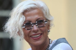 Dalla A di alici alla Z di zucchine, una delle firme più famose del wine & food (ri)scrive l’alfabeto del cibo italiano, quello buono “che rallegra corpo e anima”: ecco “I Sapori d’Italia” di Licia Granello. Dedicato a Petrini, introdotto da Bottura