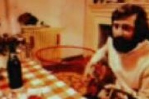 Dalle “Osterie di fuori porta” ai wine bar, come è cambiato il rapporto della società con il vino negli anni? A WineNews Francesco Guccini, il cantautore italiano che più di tutti vede la sua immagine e le sue canzoni “inebriate” dal nettare di Bacco